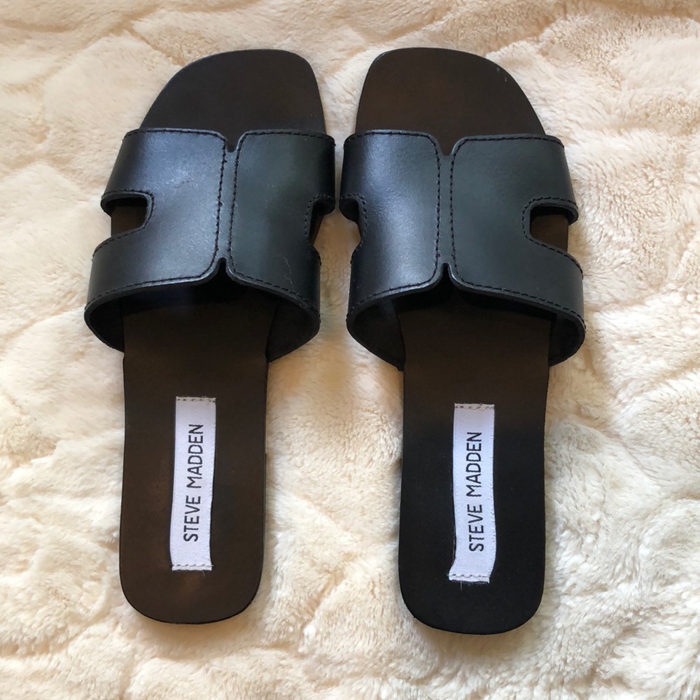 Steve Madden Black sandal 6 M
